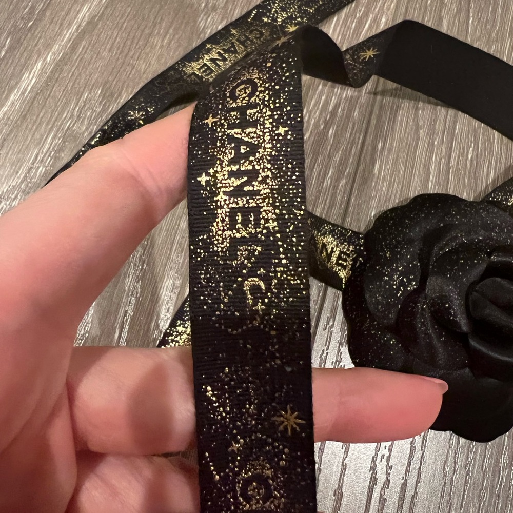 Limited Chanel Camellia Ribbon Set - Picture 5 of 5